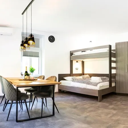 Apartmaji Na Posti